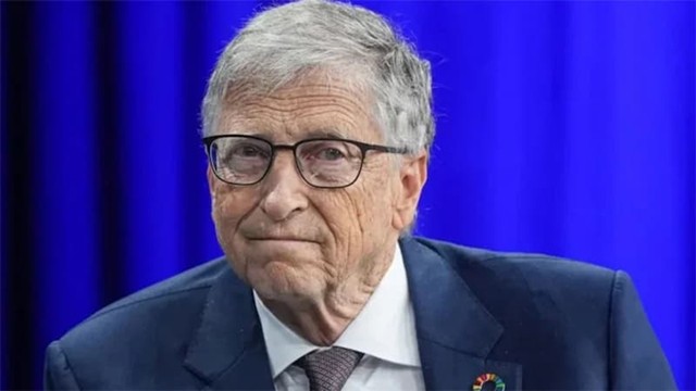 Bill Gates Raises AI Concerns Just Days Before Microsoft Announces Voluntary Buyout for 60,000 Employees
