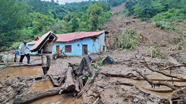 Mountain Landslides, Heavy Rains and Landslides Causes Disaster in 7 Districts, Affected More than 1 Million