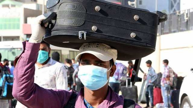 Hundreds of Bangladeshi Workers Left Homeless After Kuwait Crackdown, Embassy Response Questioned