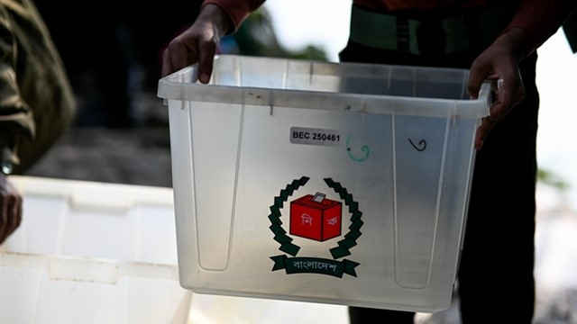 Interim Government Asks EC to Prepare for Referendum on Election Day
