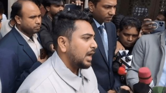 Gunshots Fired at NCP Convener Nahid Islam’s Election Office in Dhaka