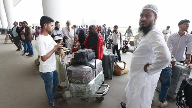 Hundreds Stranded at Dhaka Airport as Middle East Airspace Closures Force Flight Cancellations