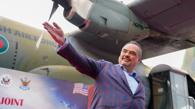 U.S. Envoy Highlights Military Cooperation and People-to-People Ties at Joint Concert in Dhaka
