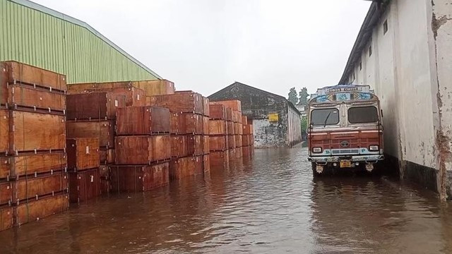 Heavy Rains Flood Benapole Land Port, Damaging Imported Goods Worth Millions