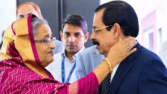 Sheikh Hasina Says Sheikh Selim Will Lead Awami League in Her Absence