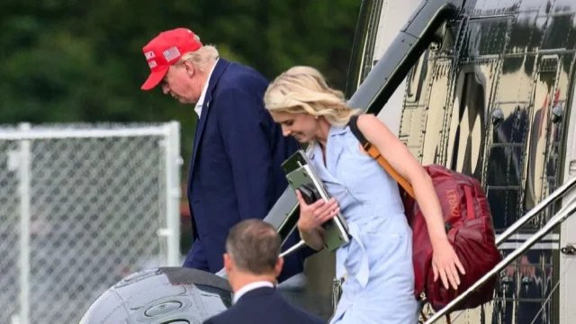 Trump Gives $45,000 Cash Gifts to Executive Assistant and Two White House Staffers