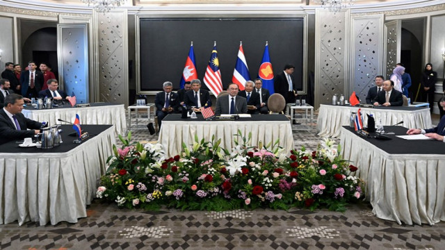 Thailand Suspends Peace Deal, Fears of Renewed Conflict with Cambodia