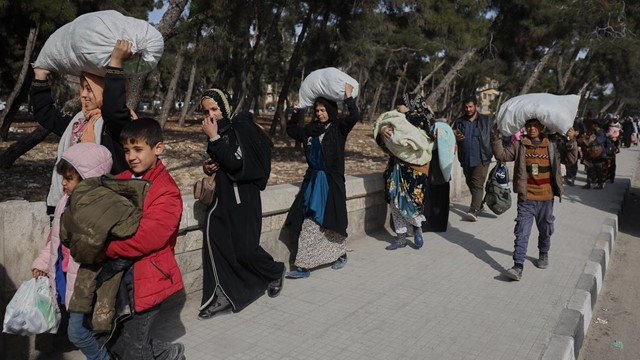 Renewed Fighting Erupts in Syria’s Aleppo, Displacing Over 160,000 People