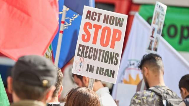 Iran Executes Protest Detainee Amid Widespread Crackdown, Rights Group Says