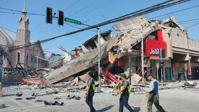 Death Toll Rises to 32 After Powerful 7.8-Magnitude Earthquake Strikes Southern Philippines