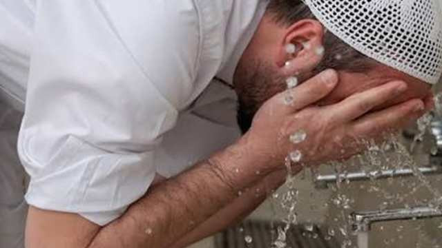 UK Water Regulator Urges Muslims to Use Less Water for Ablution