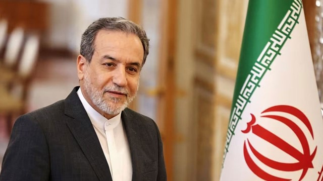 “Tensions Escalate as Iran Warns U.S. Over Possible Ground Offensive”