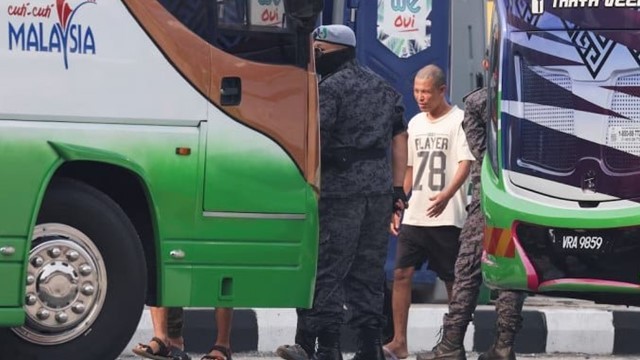 Nearly 1,500 Myanmar Migrants Repatriated from Malaysia Despite Safety Concerns