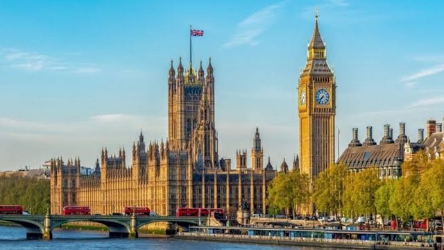 Nearly One-Third of Britain’s Wealthy Consider Leaving Over Tax Concerns