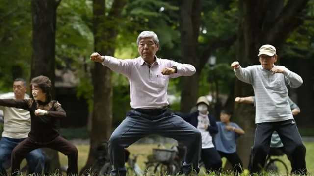 Japan’s Centenarian Population Surpasses 100,000 for the First Time