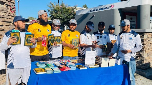 MUNA Los Angeles Chapter Holds Street Dawah Program