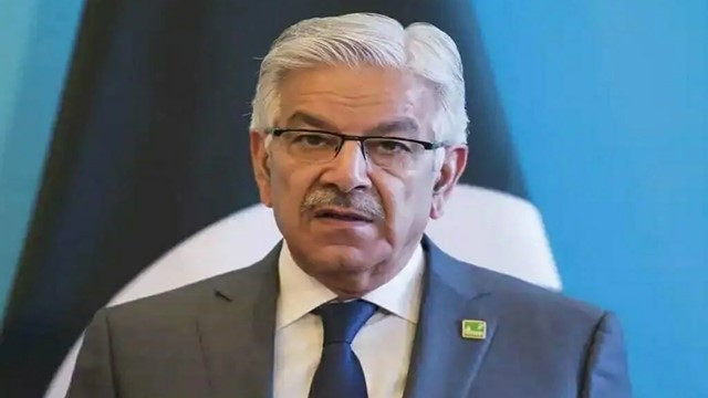 Pakistan's defense minister seeks stronger ties with Bangladesh