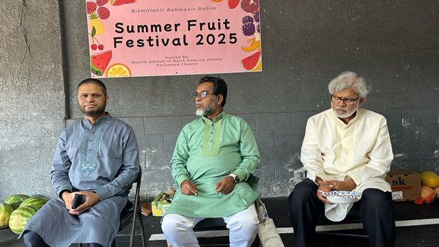 Guests of the Fruit Festival. Photo: MUNA