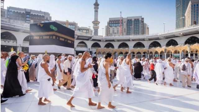 Saudi Arabia Clarifies Hajj Leave Rules with Pay