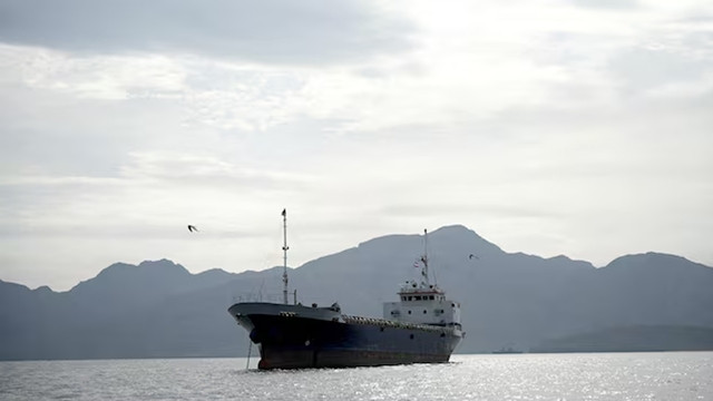 35 Vessels Cross Strait of Hormuz in 24 Hours Under IRGC Clearance