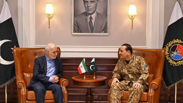 Iran and Pakistan Agree to Boost Cooperation on Regional Security