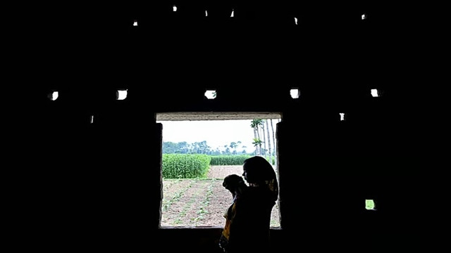 Panic Grips West Bengal: Alleged Migrants Mass at Borders to Flee Threatened BJP Crackdown
