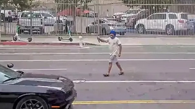Police Shoot Dead Sikh Youth After Swordfight on Los Angeles Street