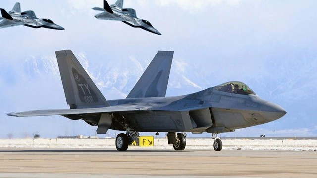US Deploys F-22 Stealth Jets to Israel for First Time Amid Rising Iran Tensions
