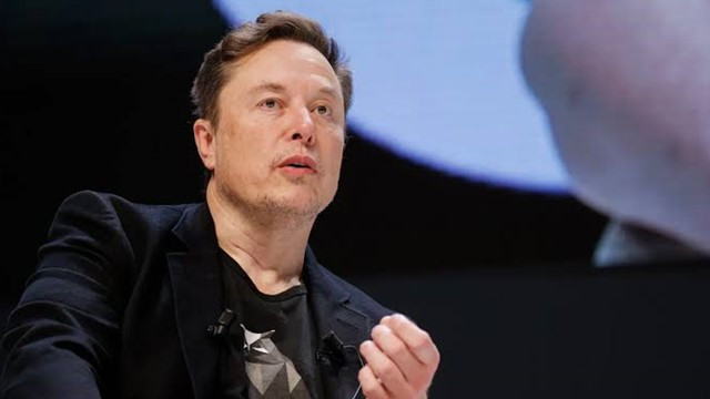 Elon Musk Loses Trillionaire Status as Tech Market Sell-Off Hits Fortune