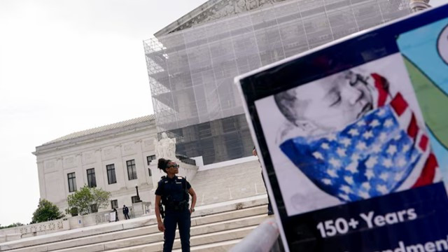 US Supreme Court Set to Rule on Trump's Birthright Citizenship Order