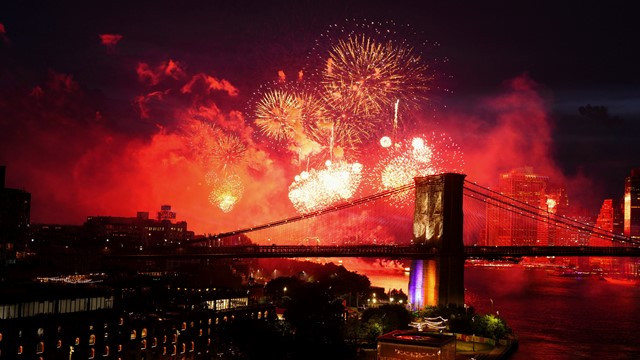 New York Lights Up with Spectacular Fireworks as U.S. Marks 250th Independence Anniversary
