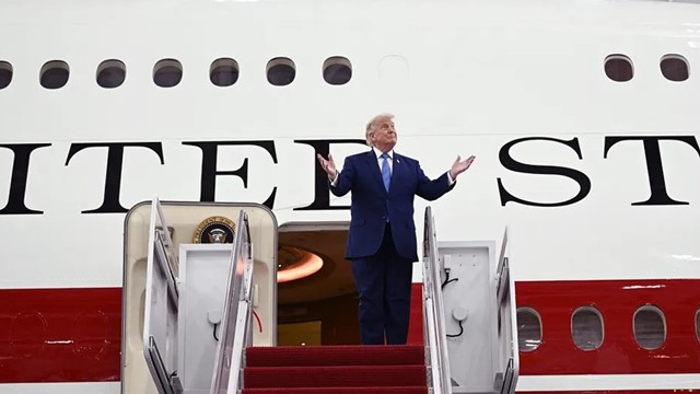 Security Concerns Emerge Over Qatar-Gifted Boeing 747-8 Used by President Trump