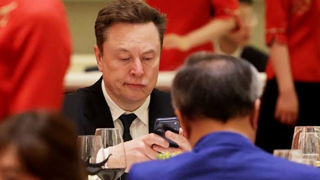 Elon Musk's AI Paradoxes Highlight Society's Unpreparedness for the Coming Technological Revolution