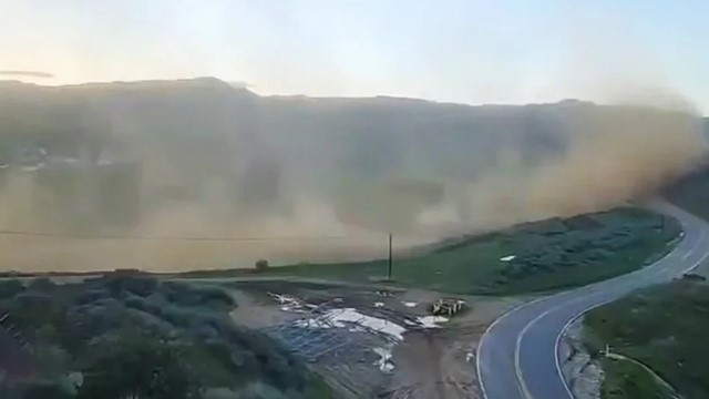 Gas Line Explosion Reported in Castaic, Los Angeles; Freeway Closed