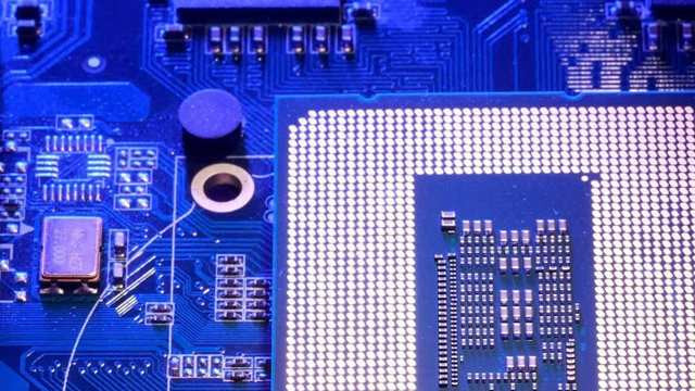 Chip Stocks Plunge, Wiping Out $1.3 Trillion in Market Value Amid AI Sector Selloff