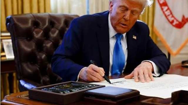 Trump Extends Iran Sanctions Through 2031, Expands Russia Sanctions Authority