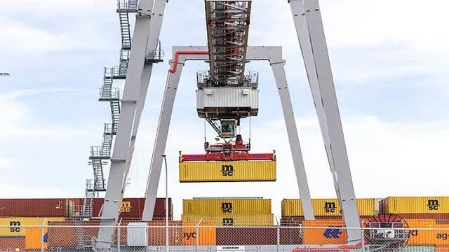 US-Canada Trade War Escalates: Ottawa Imposes Retaliatory Tariffs on Over 700 American Products