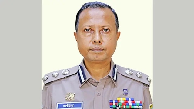 Senior Police Officer Withdrawn Following Raid on Illegal DJ and Drug Party; 85 Arrested