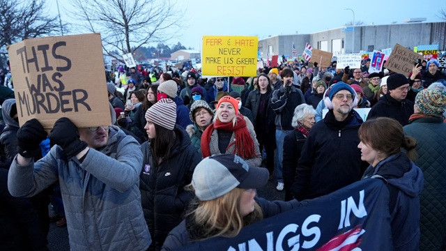 Protests Surge Across US Cities as ICE Officer Fatally Shoots Woman