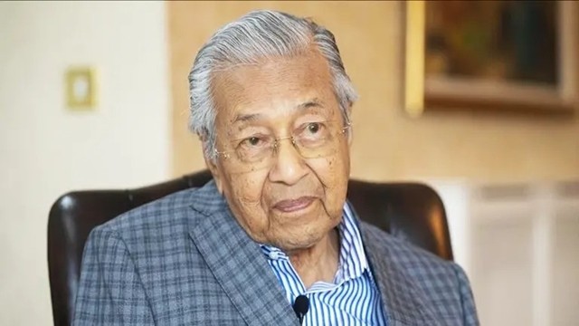 Mahathir Mohamad Hospitalized Following Wife's Death, Condition Stable