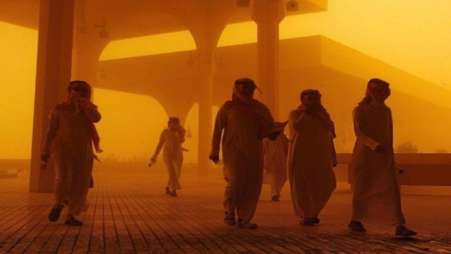 Saudi Arabia Issues Heatwave and Dust Storm Alerts for Makkah, Madinah